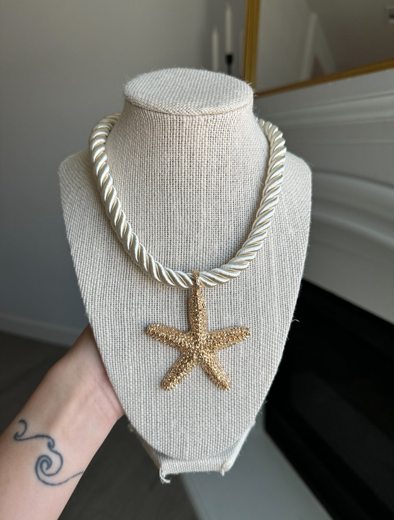 Sea Necklace (Beige)