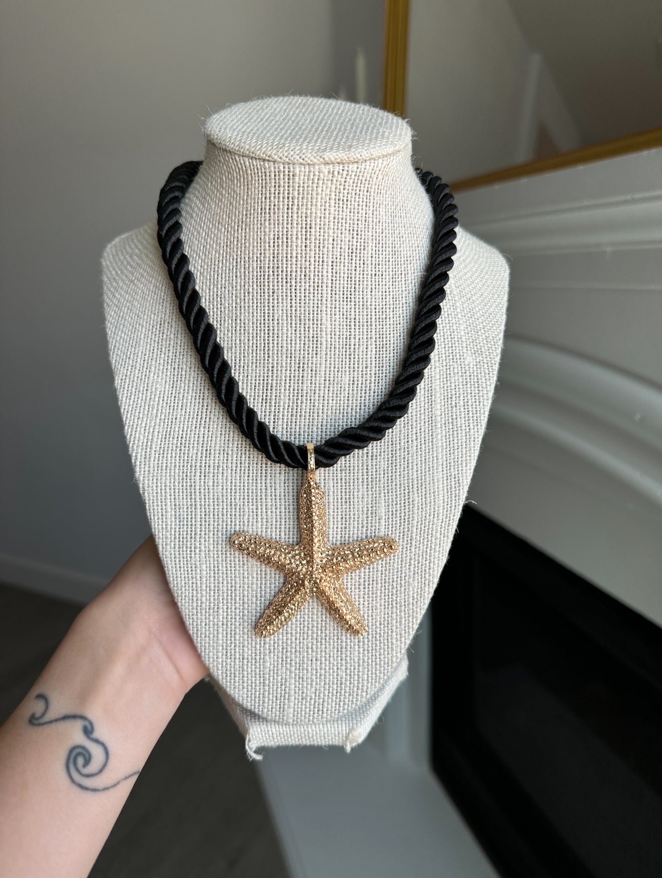 Sea Necklace (Black)